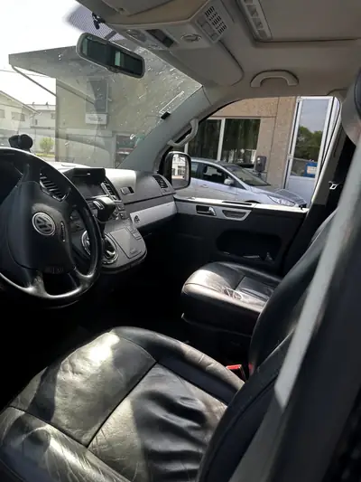 VW T5 2.5 TDI 174 Business — Utilitaire robuste, automatique, 210'000 km — intérieur