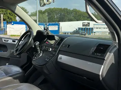 VW T5 2.5 TDI 174 Business — Utilitaire robuste, automatique, 210'000 km — Miniature 9