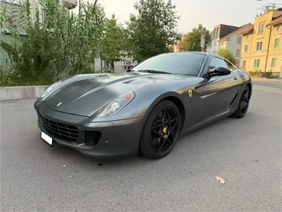 Ferrari 599 GTB Fiorano F1 — Masterpiece V12 de 620 ch, sans accident, kilométrage modéré — exterior view