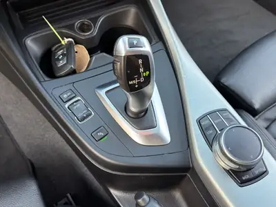 BMW 118i Sport Line Steptronic — Berline compacte dynamique, sans accident, entretien à jour — Miniature 14