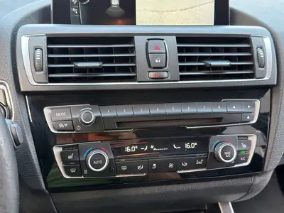 BMW 118i Sport Line Steptronic — Berline compacte dynamique, sans accident, entretien à jour — Miniature 13