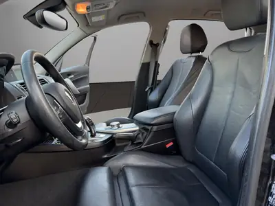 BMW 118i Sport Line Steptronic — Berline compacte dynamique, sans accident, entretien à jour — Miniature 16