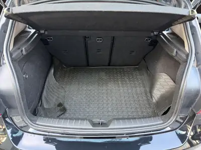 BMW 118i Sport Line Steptronic — Berline compacte dynamique, sans accident, entretien à jour — Miniature 18