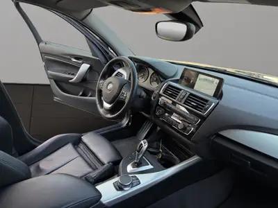 BMW 118i Sport Line Steptronic — Berline compacte dynamique, sans accident, entretien à jour — Miniature 21
