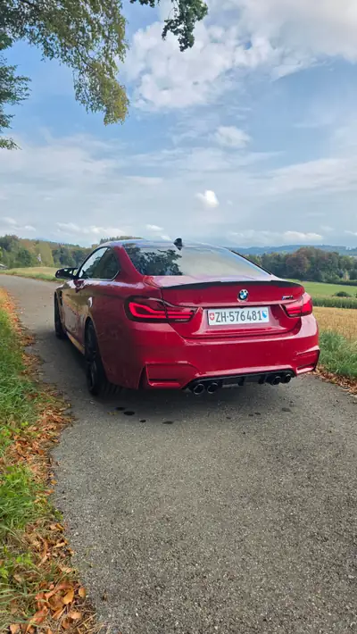 BMW M4 Coupe Heritage 1/750 — Sportive mythique, édition limitée et kilométrage modéré — intérieur
