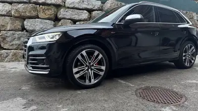 Audi SQ5 3.0 V6 TFSI Quattro — SUV haute performance, 98'000 km seulement — vue extérieure