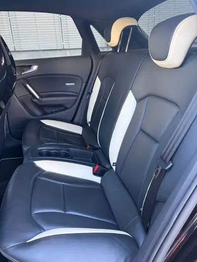 Audi A1 1.4 TFSI Ambition S-Tronic — Citadine dynamique, moteur révisé, 117'000 km — intérieur
