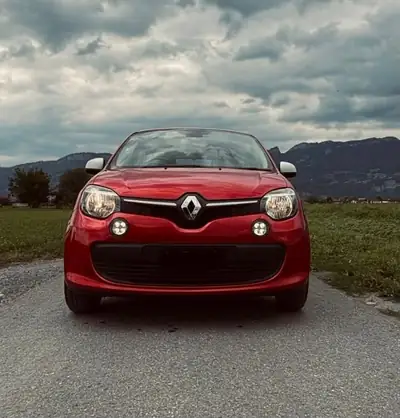 Renault Twingo 0.9 TCe 90 Intens — Citadine urbaine économique, 35 000 km seulement — Heckansicht