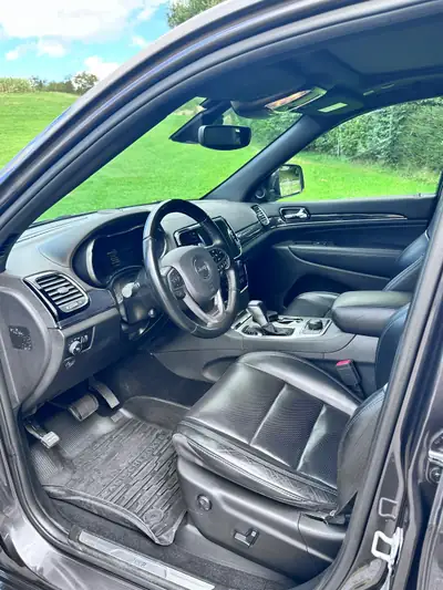 Jeep Grand Cherokee 3.0 CRD 250 Overland — SUV premium diesel, entretien complet 2025 — détail
