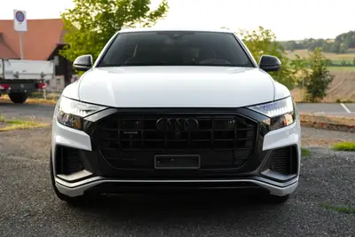 Audi Q8 55 TFSI S-line quattro ABT — 408 ch, suspension pneumatique, faible kilométrage — vista posteriore