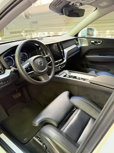 Volvo XC60 2.0 T8 Inscription — SUV hybride rechargeable, 155'000 km, sans sinistre — Miniatura 8