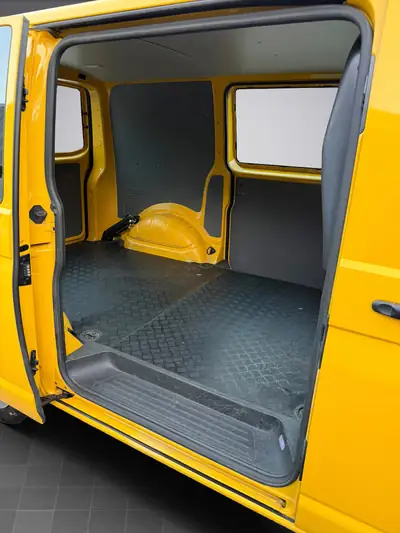 VW T6.1 2.0 TDI 4Motion — Utilitaire robuste, transmission DSG, traction intégrale — Miniature 17