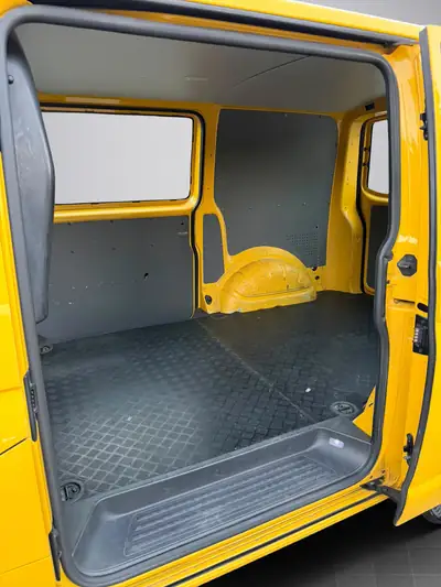 VW T6.1 2.0 TDI 4Motion — Utilitaire robuste, transmission DSG, traction intégrale — Miniature 16