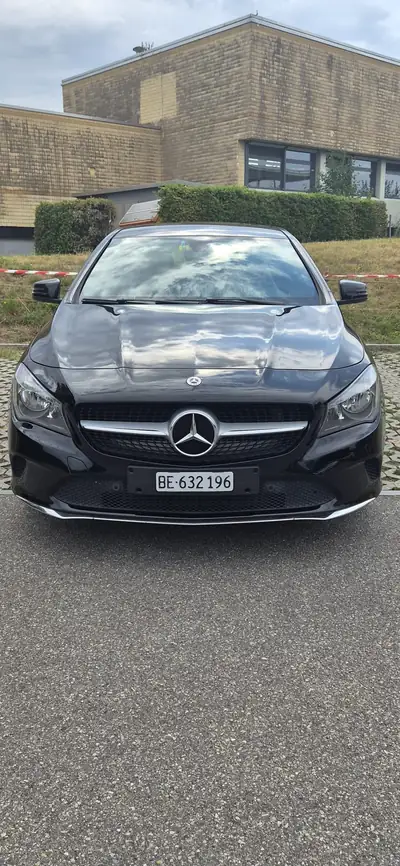 Mercedes-Benz CLA 200 — Berline dynamique, 141 000 km, sans sinistre — tableau de bord