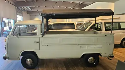 VW T2 Pickup 1972 — Classique emblématique, contrôle vétéran, état d'origine — détail