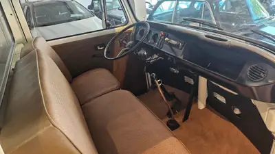 VW T2 Pickup 1972 — Classique emblématique, contrôle vétéran, état d'origine — Miniature 17