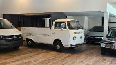VW T2 Pickup 1972 — Classique emblématique, contrôle vétéran, état d'origine — Miniature 25