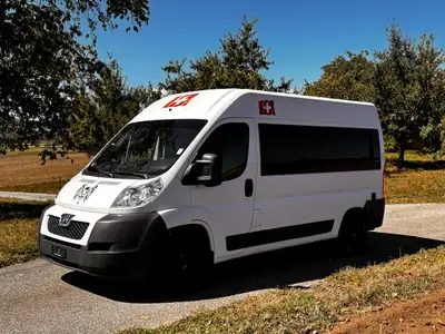 Peugeot Boxer 2.2 HDI 130 — Minibus 9 places, caméra de recul et chauffage intégré — vue extérieure