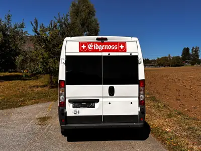 Peugeot Boxer 2.2 HDI 130 — Minibus 9 places, caméra de recul et chauffage intégré — intérieur