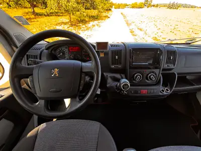 Peugeot Boxer 2.2 HDI 130 — Minibus 9 places, caméra de recul et chauffage intégré — Miniature 8