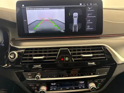 BMW 530i xDrive Touring M Sport — Break sportif 4x4, 20'300 km seulement — Miniature 13