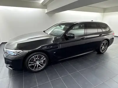 BMW 530i xDrive Touring M Sport — Break sportif 4x4, 20'300 km seulement — Miniature 18