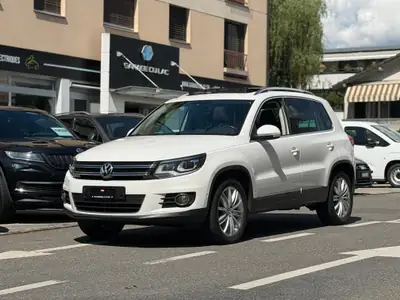 VW Tiguan 2.0 TDI BlueMotion — SUV 4Motion robuste avec crochet d'attelage — vue extérieure