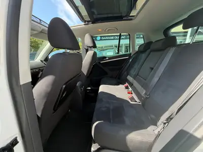 VW Tiguan 2.0 TDI BlueMotion — SUV 4Motion robuste avec crochet d'attelage — Miniature 9