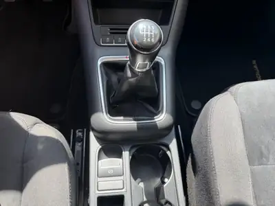 VW Tiguan 2.0 TDI BlueMotion — SUV 4Motion robuste avec crochet d'attelage — Miniature 18
