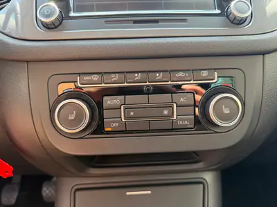 VW Tiguan 2.0 TDI BlueMotion — SUV 4Motion robuste avec crochet d'attelage — Miniature 16
