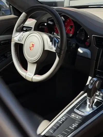 Porsche 911 Carrera 4 PDK — Icône sportive tous terrains, première main, 46 500 km — Miniature 12
