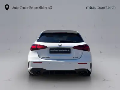 Mercedes-Benz A 35 AMG 4matic — Berline sportive haute performance, quasi neuve — tableau de bord