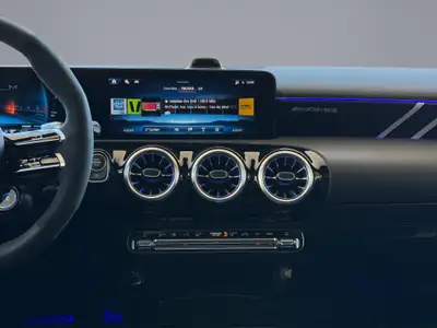 Mercedes-Benz A 35 AMG 4matic — Berline sportive haute performance, quasi neuve — Miniature 14
