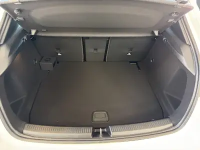 Mercedes-Benz A 35 AMG 4matic — Berline sportive haute performance, quasi neuve — Miniature 16