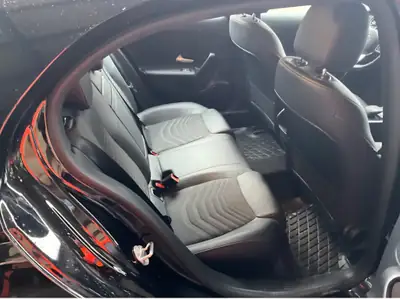 Mercedes-Benz A 250 Progressive — Berline dynamique 224 ch, 93 000 km — détail