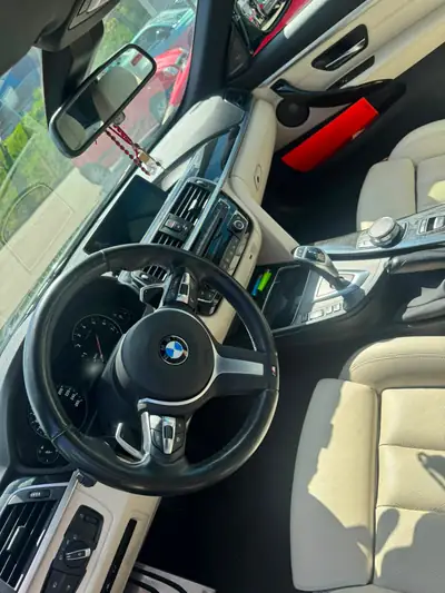 BMW 440i xDrive Cabriolet — Décapotable sportive 326 ch, toit ouvert, 72 000 km — arrière