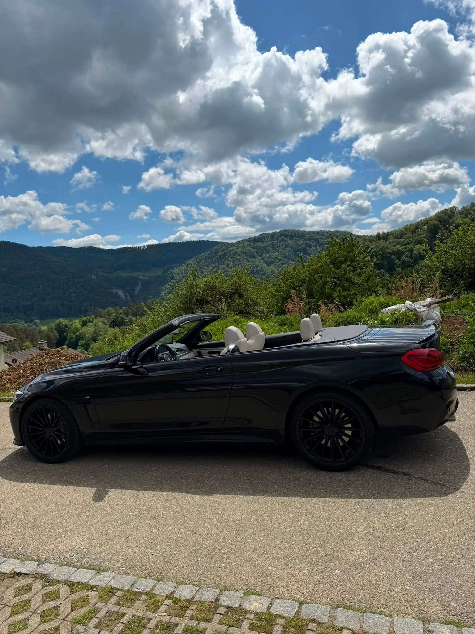 BMW 440i xDrive Cabriolet — Décapotable sportive 326 ch, toit ouvert, 72 000 km