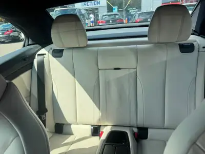 BMW 440i xDrive Cabriolet — Décapotable sportive 326 ch, toit ouvert, 72 000 km — détail