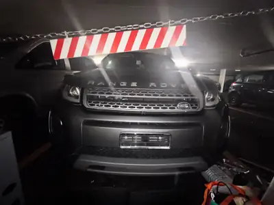 Land Rover Range Rover Evoque 2.0 TD4 — SUV compact 4x4, jantes hiver incluses — rear view