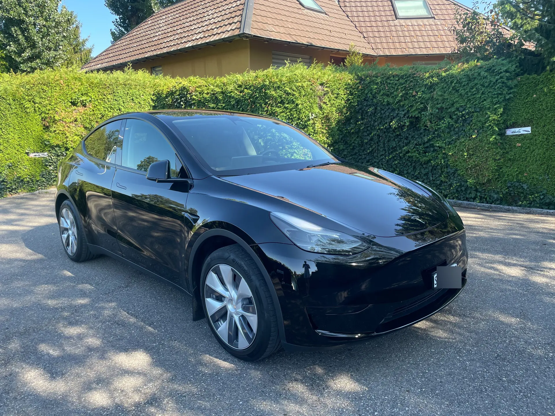 Tesla Model Y 2023 occasion Bäch — 1