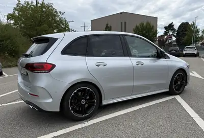 Mercedes-Benz B 250 AMG Line 4Matic — Compacte polyvalente, 224 ch et traction intégrale — Heckansicht