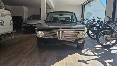 BMW 2002 TII 1973 — L'icône sportive des années 70, 60'000 km seulement — Miniature 12