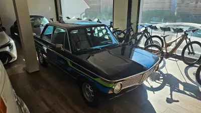 BMW 2002 TII 1973 — L'icône sportive des années 70, 60'000 km seulement — Miniature 13