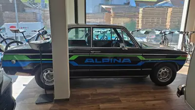 BMW 2002 TII 1973 — L'icône sportive des années 70, 60'000 km seulement — Miniature 21