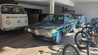 BMW 2002 TII 1973 — L'icône sportive des années 70, 60'000 km seulement — Miniature 22