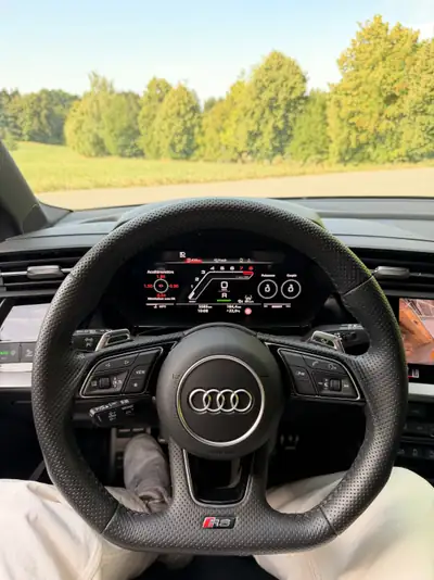 Audi RS3 2.5 TFSI Quattro — 400 ch, sportive allemande d'exception, 5600 km — détail