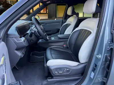 Kia EV9 99.8 kWh GT-Line 4x4 — SUV électrique 7 places, 385 ch, très peu roulé — Miniature 9