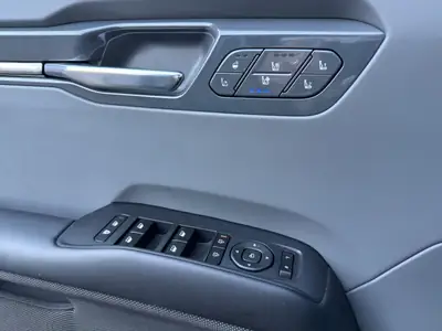 Kia EV9 99.8 kWh GT-Line 4x4 — SUV électrique 7 places, 385 ch, très peu roulé — Miniature 14