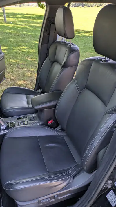 Mitsubishi Outlander 2.4 PHEV Diamond — SUV hybride rechargeable, tout-terrain fiable — intérieur