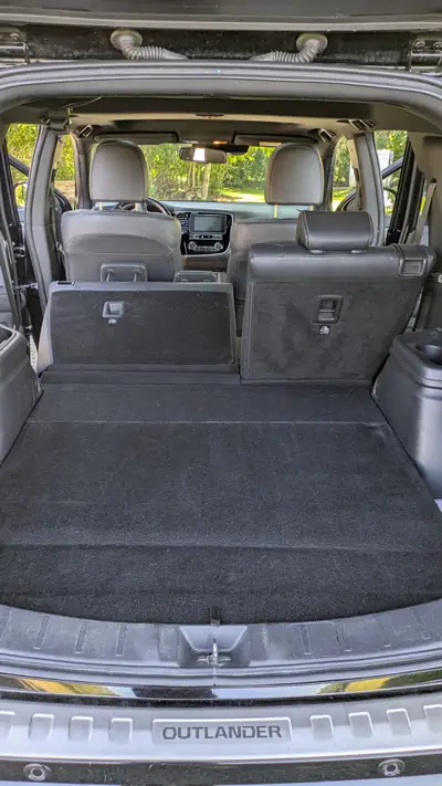 Mitsubishi Outlander 2.4 PHEV Diamond — SUV hybride rechargeable, tout-terrain fiable — Miniature 7